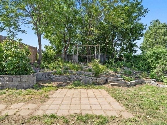 5th image of 153 Summer St
