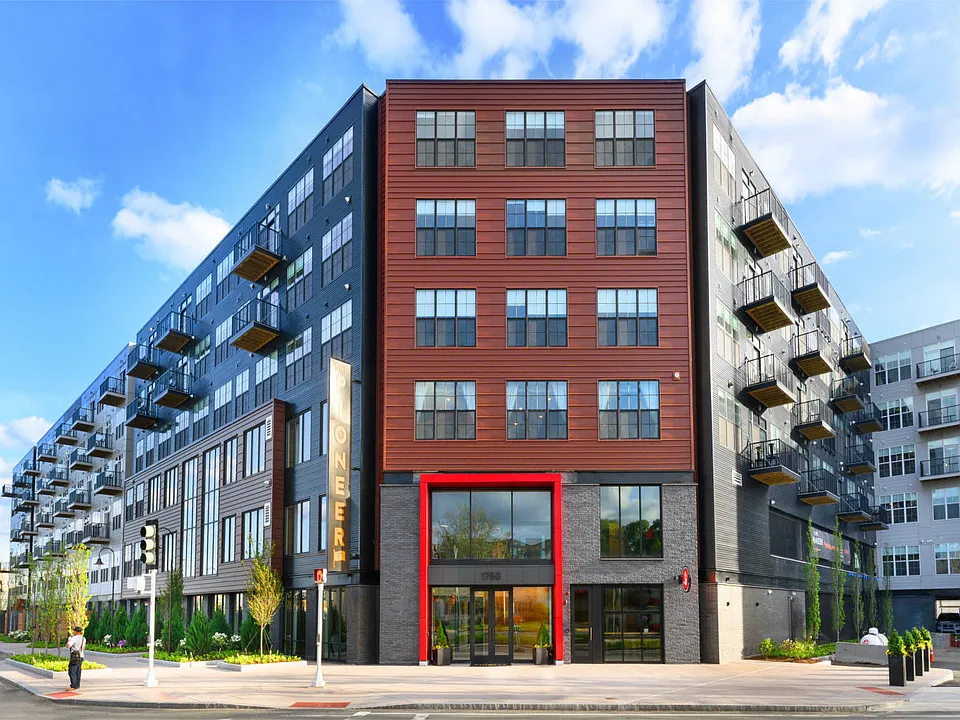 Building Photo 2