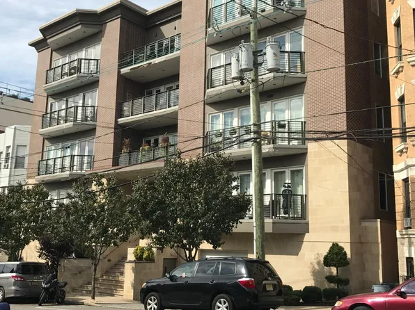 34 48th Street image 1 of 19