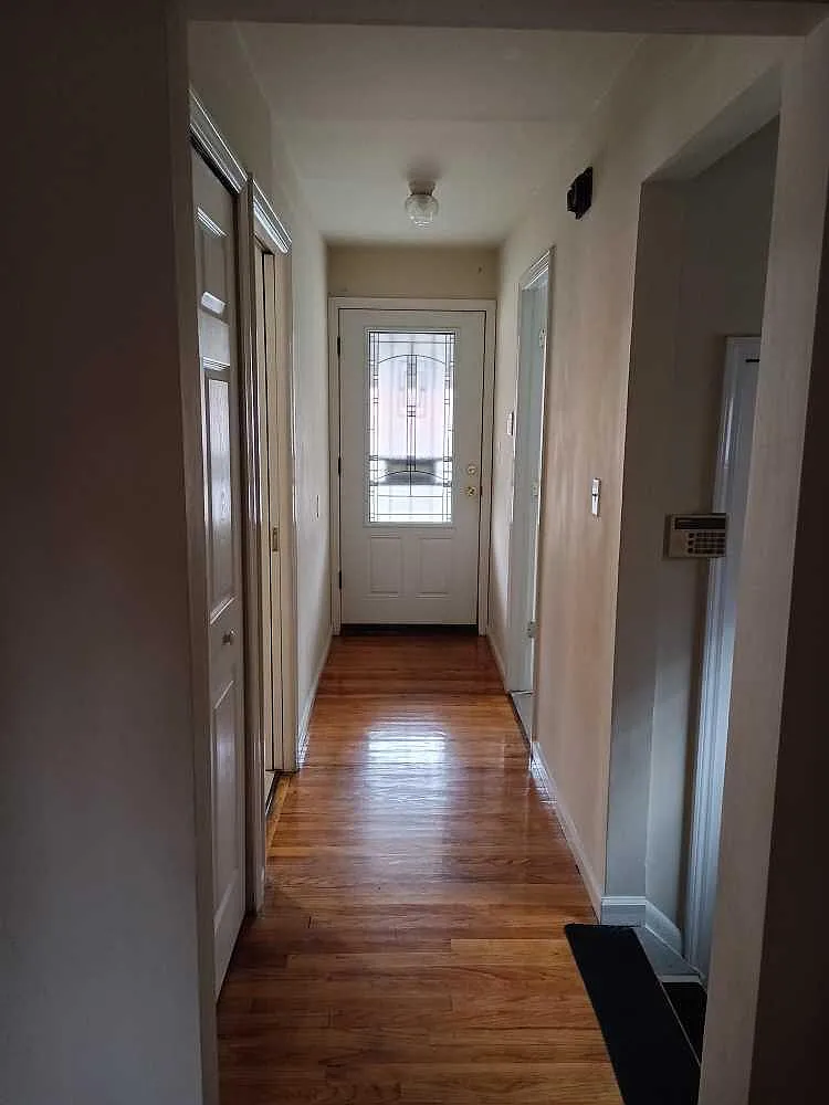3 bed, 1.5 bath, 1268 sqft, $1,500 — Photo 2