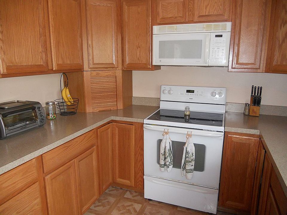 1st image of 250 Park Ln
