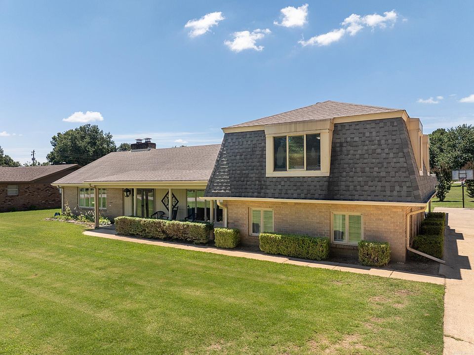 1st image of 2712 Mimosa Dr