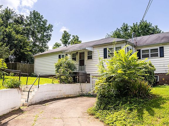 2nd image of 111 Bogart Ln