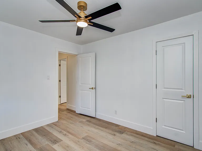 410 Randall St #11 — Photo 3