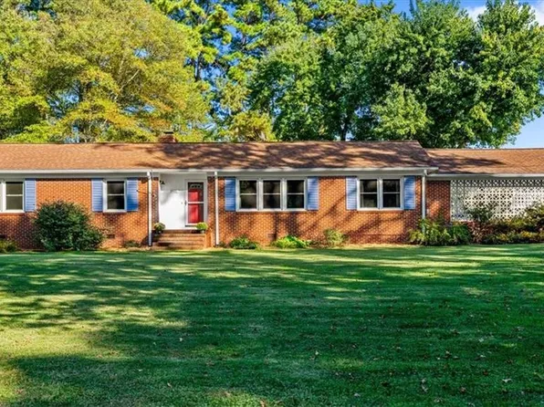 1905 Cardinal Crest Rd, Greensboro, NC 27406