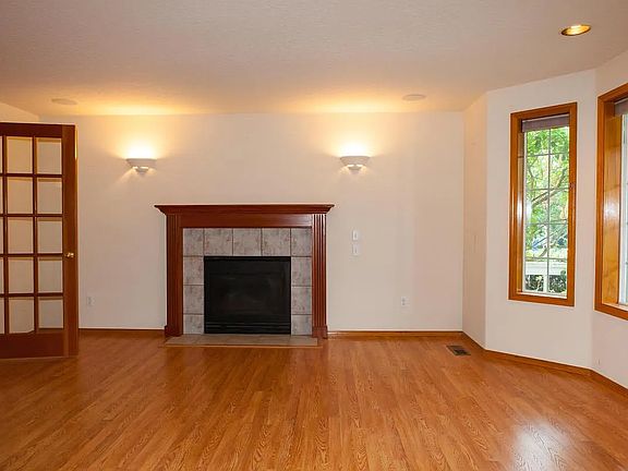 5th image of 16024 NW Graf St