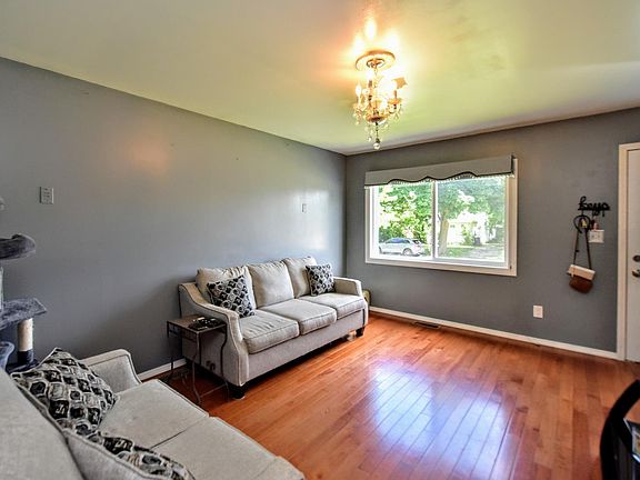 4th image of 1704 Hermon Ave