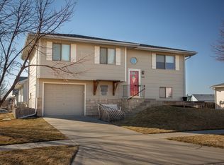 5160 W Sparrow Ln, Lincoln, NE 68528