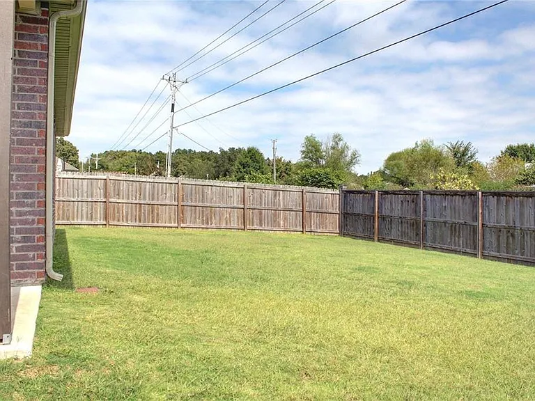 3072 N Autumn Rose Ave — Photo 12