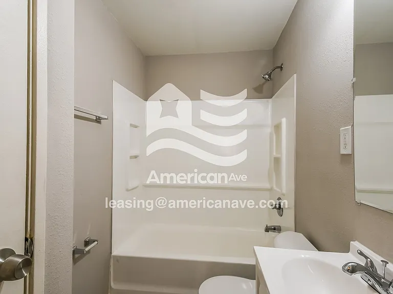1007691_010_main_bathroom_12829982.jpg