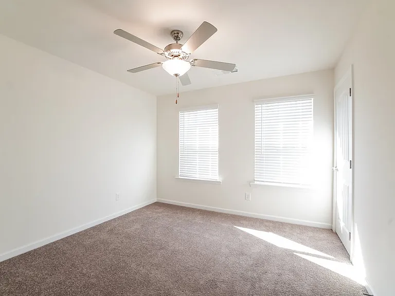 410 Ruths Blvd — Photo 14