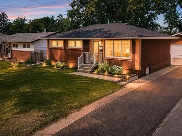 1246 Carleton STREET, Moose Jaw, SK S6H 3A6