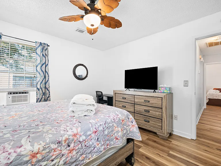 114 Cambridge Rd — Photo 32