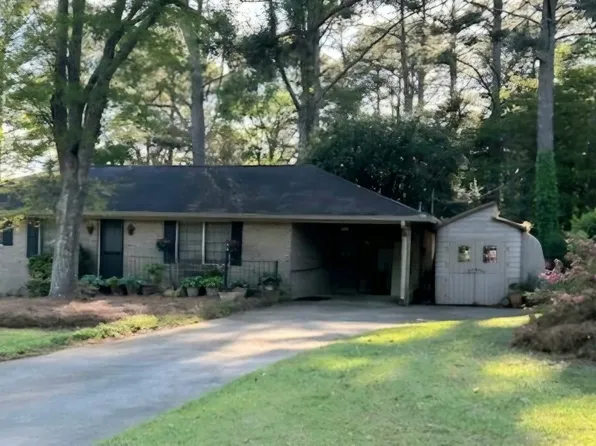 109 Forestwood Dr, Griffin, GA 30223