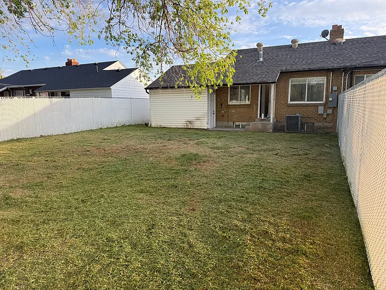 1372 W Glenrose Dr — Photo 17