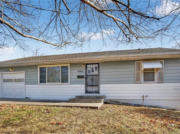 6703 N Forest Ave, Gladstone, MO 64118