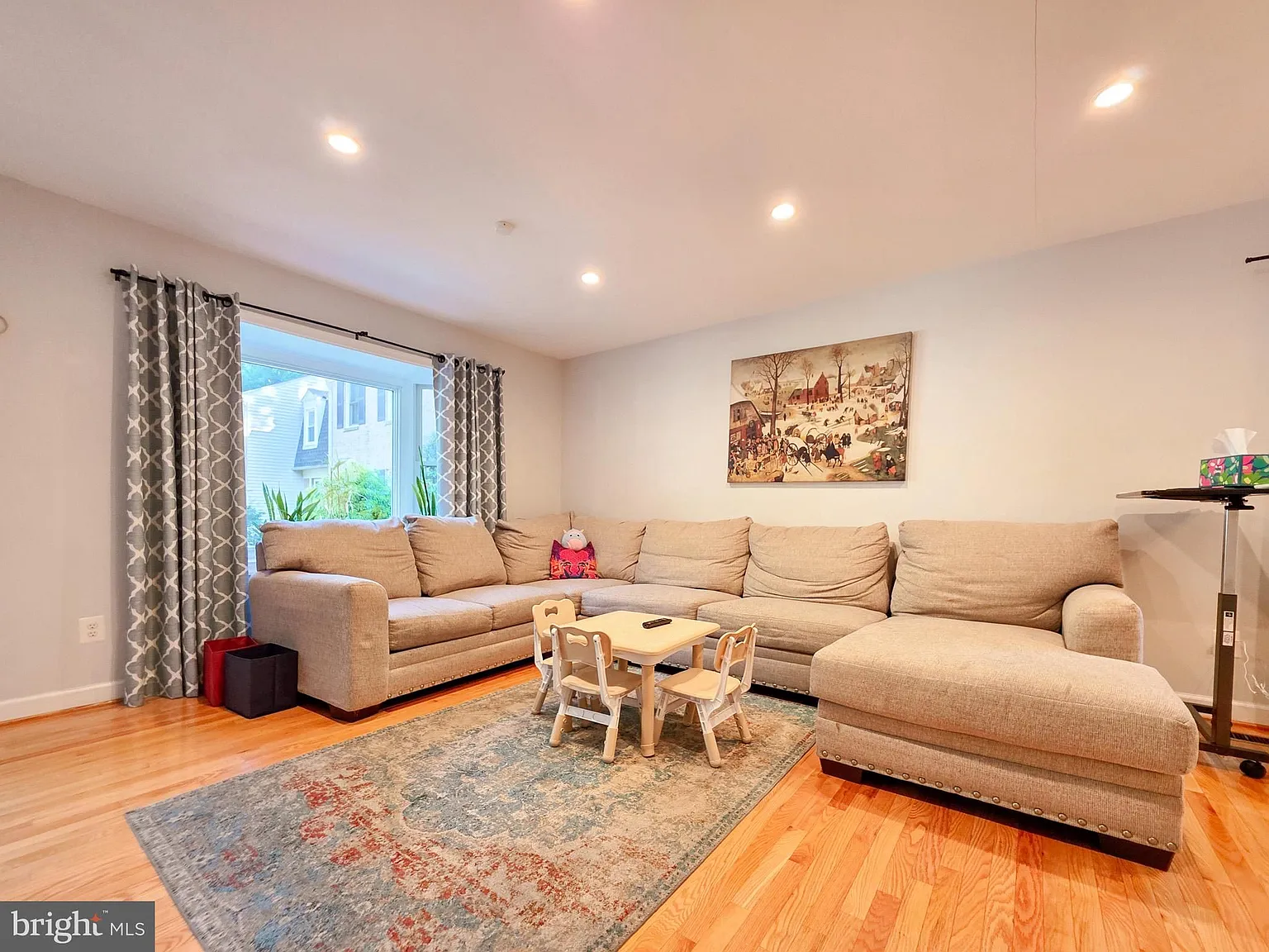 3 bed, 2.5 bath, 2030 sqft, $3,450 — Photo 4