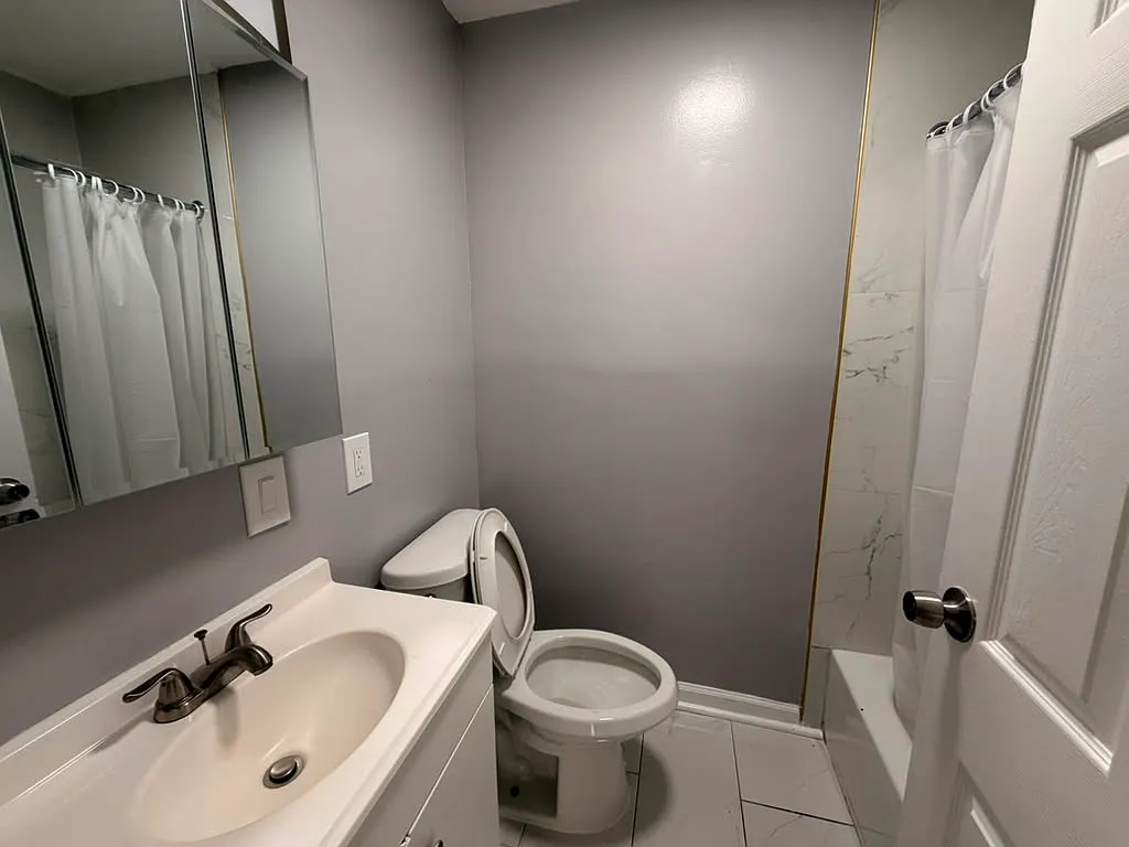 3 bed, $1,900 — Photo 2