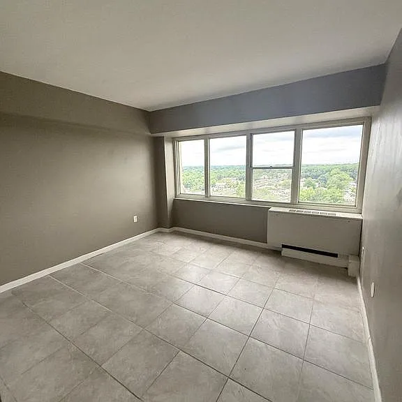 1508 Barclay Towers — Photo 11