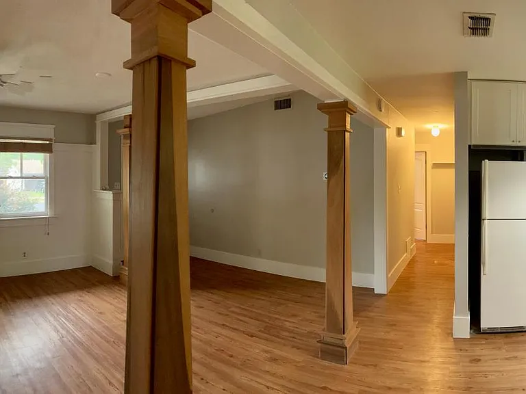 6800 Meadow Cir — Photo 4