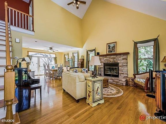 Living Room / Dining Room