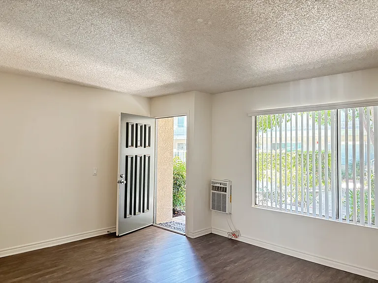 Stoneridge Apartments — Photo 8