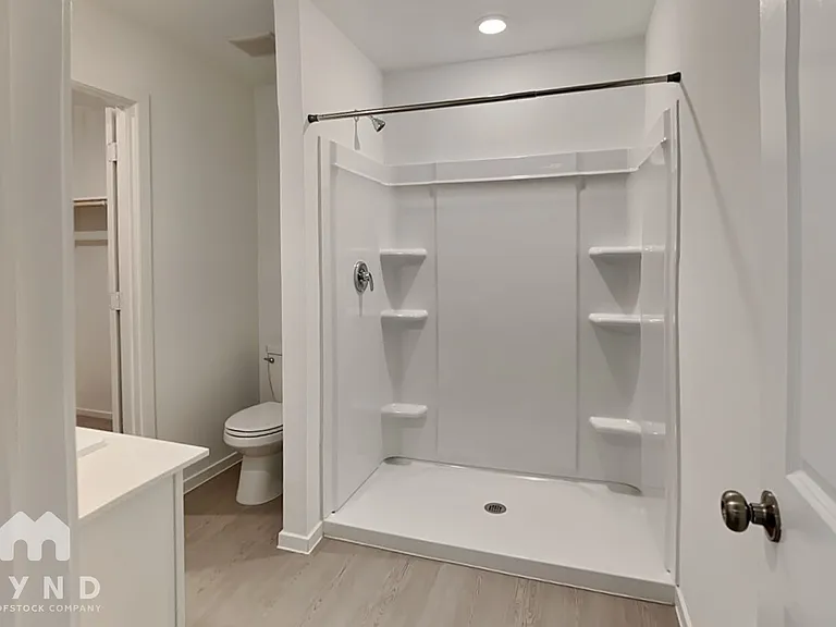 940 Capracotta Dr — Photo 9