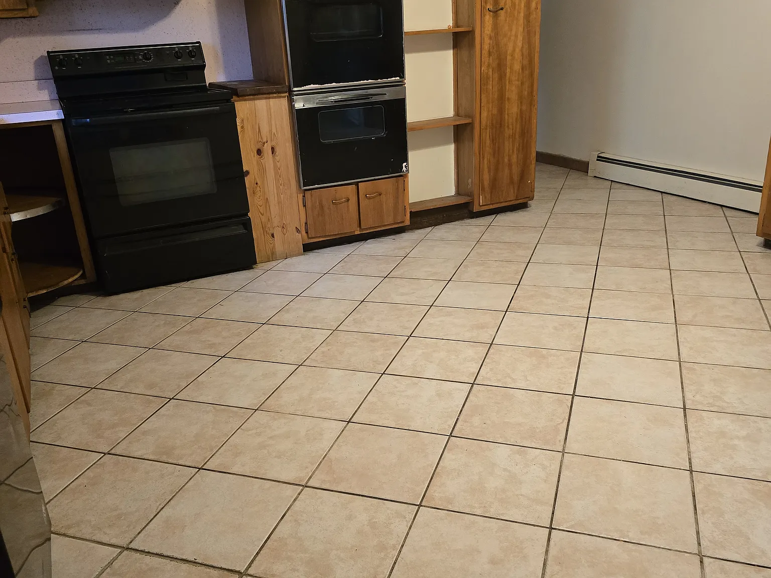 5 bed, 1898 sqft, $1,600 — Photo 1