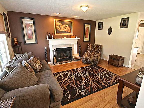 4th image of 3042 Hidden Pine Dr