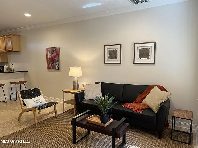 922 Porter Ave #214 — Photo 5