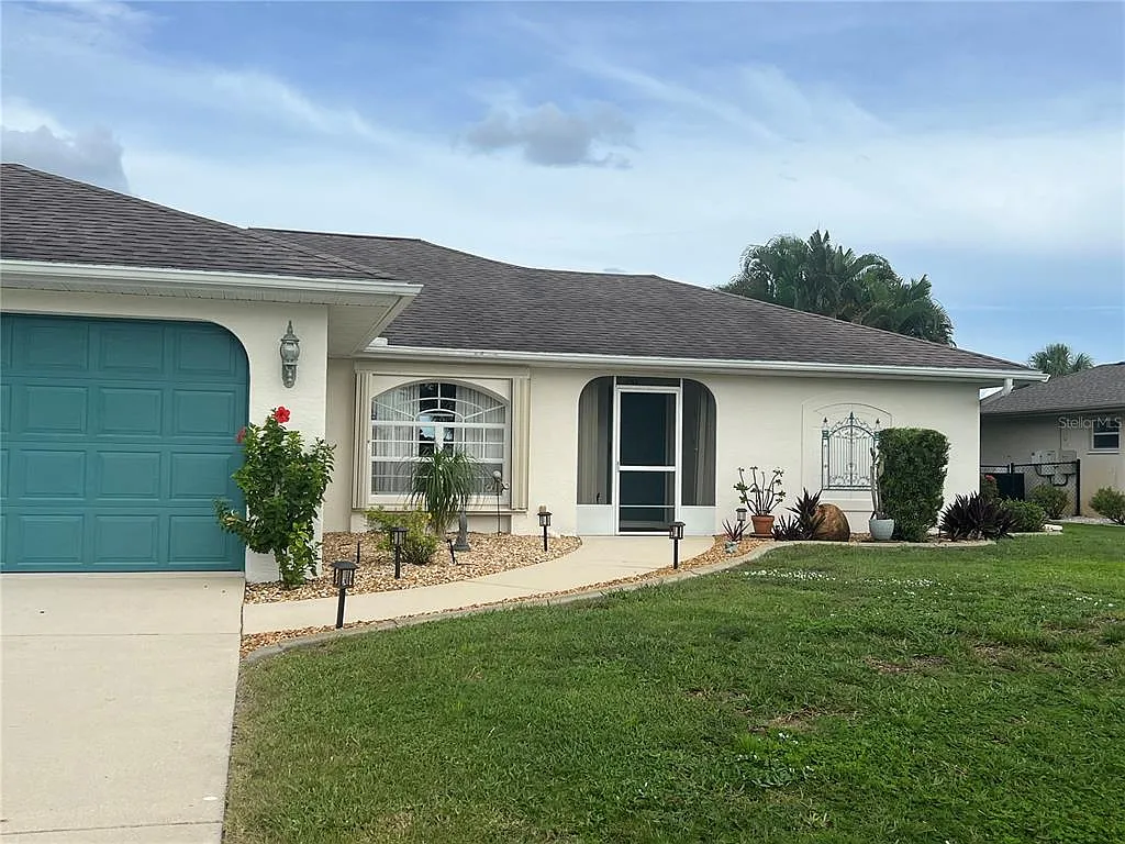 3 bed, 2.0 bath, 1495 sqft, $2,300 — Photo 3