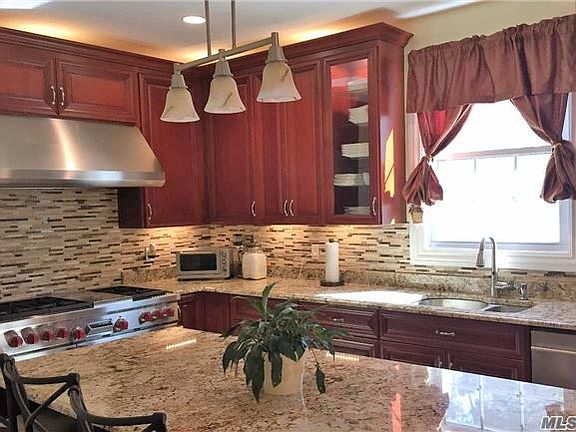 3rd image of 2 Pineland Ct