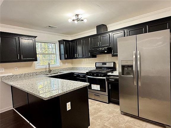 2nd image of 2350 Alden Woods