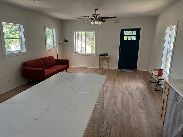 1050 Garibaldi St SW — Photo 6