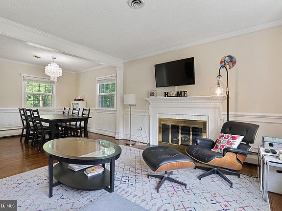 5th image of 4329 Tarpon Ln
