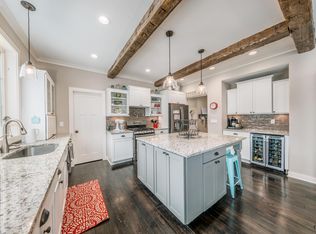 18200 W Observatory Rd, New Berlin, WI 53146