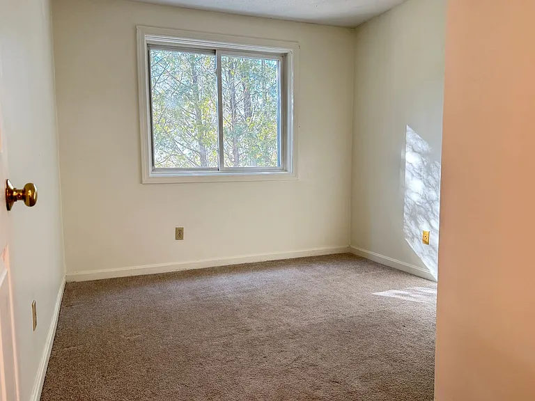 Dunns Bridge Apartments — Photo 27
