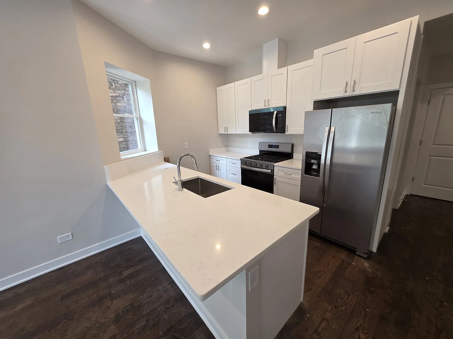 3726 N Racine Ave — Photo 4