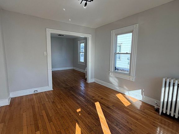 3rd image of 619 Dean St
