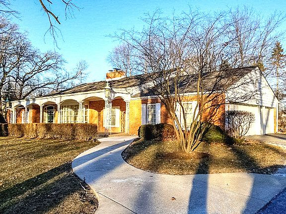 2nd image of 406 Rollingwood Ln