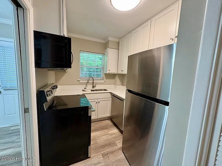 2846 Walton Way #7 — Photo 4