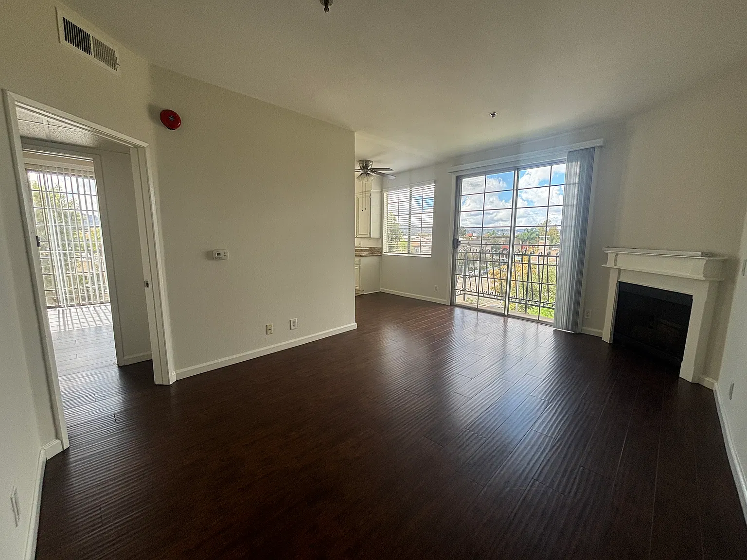 11925 Riverside Dr — Photo 2