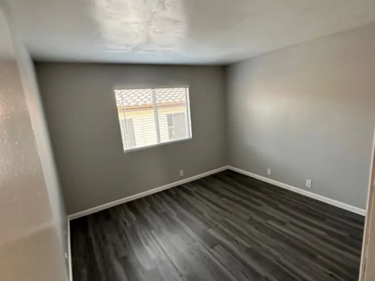 Chase Avenue East 960 — Photo 5