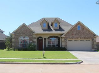 1729 Woodridge Dr, Wichita Falls, TX 76310