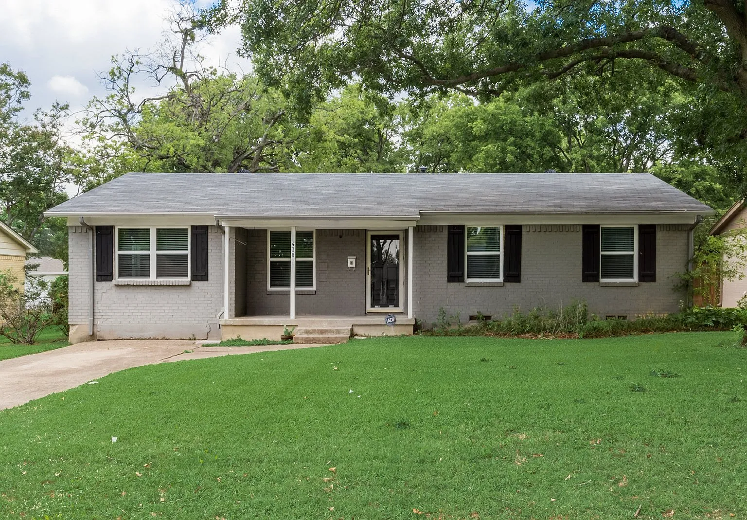 3 bed, 1.0 bath, 1336 sqft, $1,995 — Photo 2