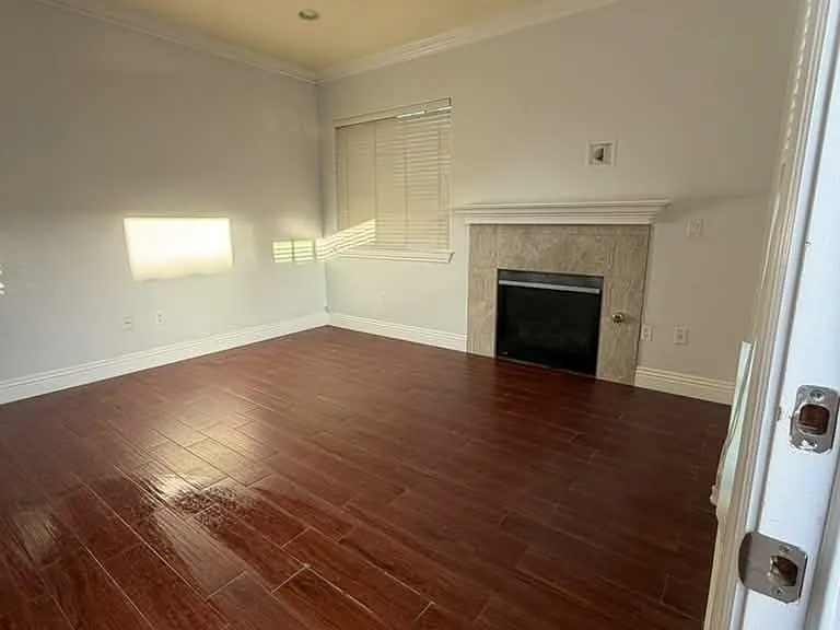2460 Newport Blvd #G — Photo 2