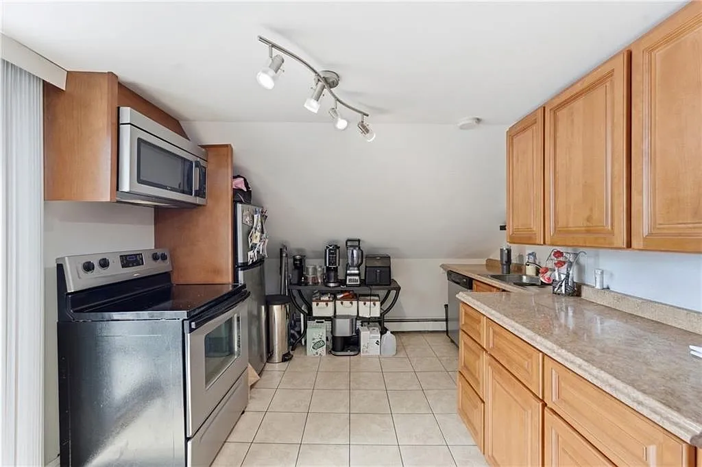 1 bed, 400 sqft, $2,350 — Photo 4