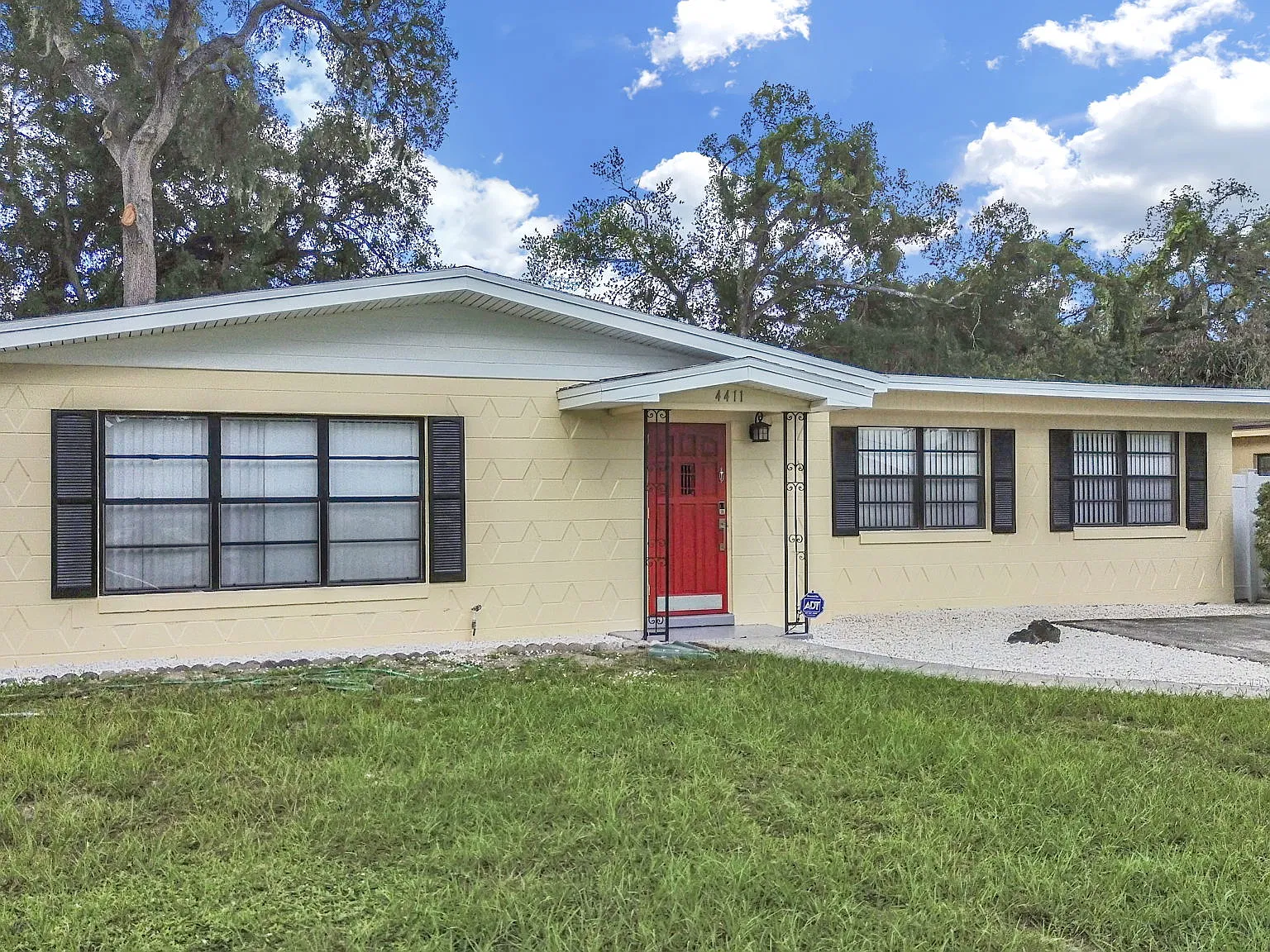 3 bed, 1458 sqft, $2,400 — Photo 3