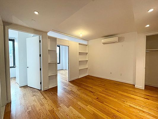 3rd image of 123 Melrose St APT 313