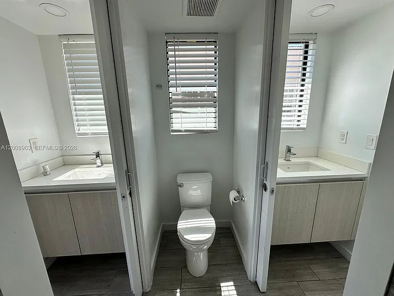 722 NE 15th Ave #2 — Photo 17